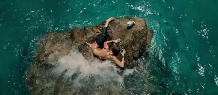 The Shallows, la recensione La recensione di Paradise Beach con Blake Lively