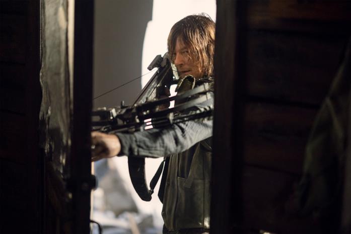 Th Walking Dead 10: Daryl in un'immagine dagli episodi in arrivo a marzo Th Walking Dead 10
