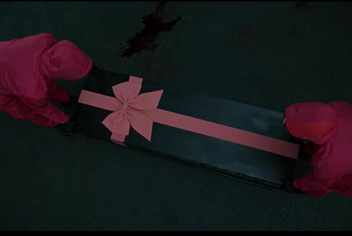 La bara con il fiocco rosa di Squid Game