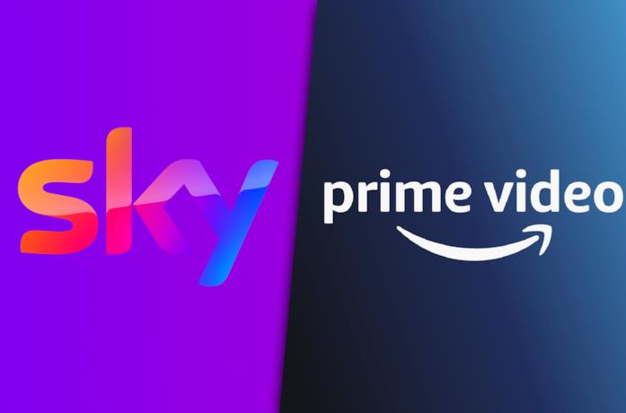 A sinistra il logo di Sky, a destra il logo di Amazon Prime Video
