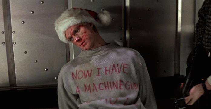 Trappola di cristallo, il cult antinatalizio per eccellenza Uno dei terroristi uccisi da John McClane in Trappola di cristallo