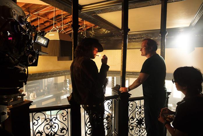 C'era una volta a... Hollywood, il film ancora al cinema (in Usa) con 4 nuove scene Leonardo DiCaprio e Quentin Tarantino sul set del film C'era una volta a... Hollywood