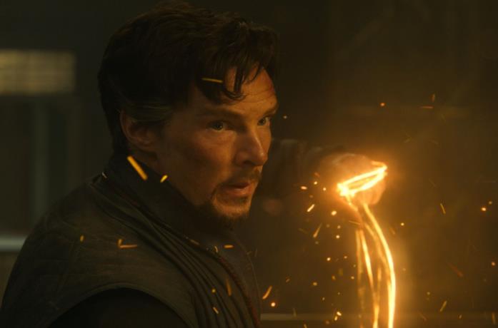 Benedict Cumberbatch interpreta il mago Doctor Strange