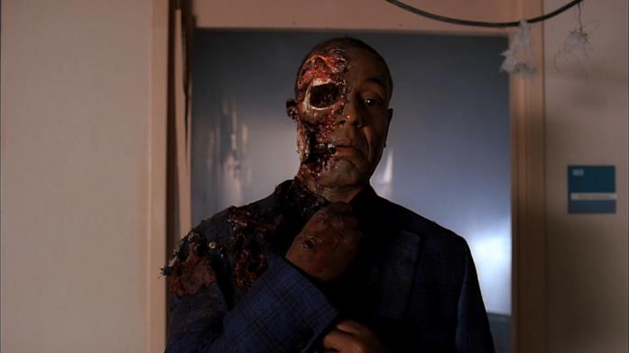 Gus Fring e il volto devastato Gus Fring con mezza faccia esplosa