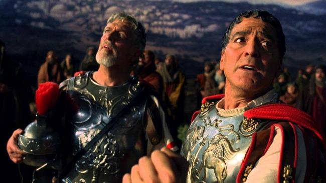 Una scena di Ave, Cesare! George Clooney in una scena di Ave, Cesare!