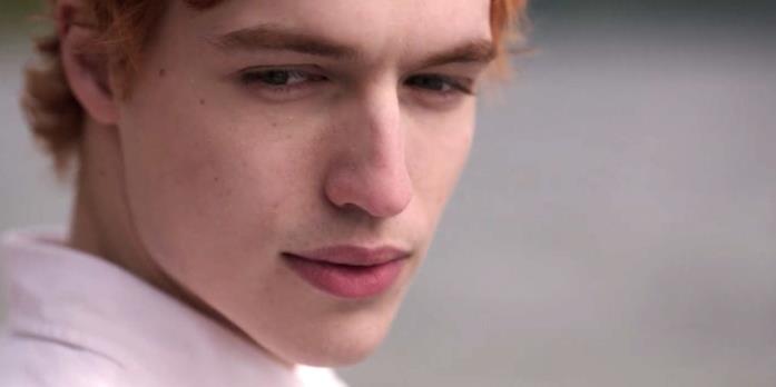 Jason Blossom nel pilot di Riverdale Chi ha ucciso Jason Blossom in Riverdale?