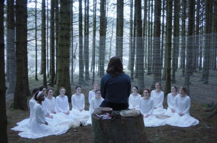Una scena del film The Other Lamb