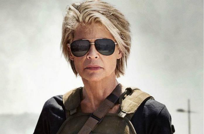 Un primo piano di Linda Hamilton nei panni di Sarah Connor