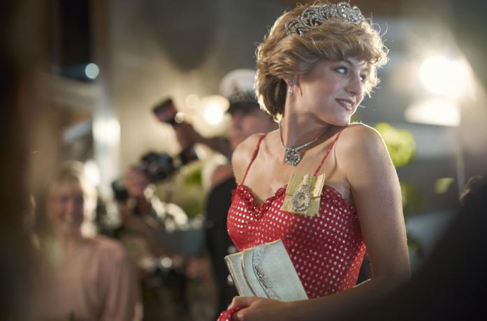 Emma Corrin è Diana Spencer in The Crown
