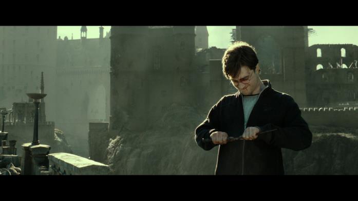 Nel film, Harry distrugge la bacchetta Daniel Radcliffe sul set del film