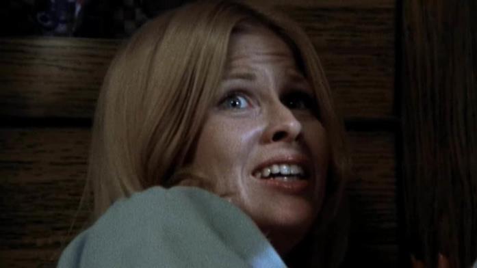 Brenda (Susan Lanier) Brenda (Susan Lanier) terrorizzata