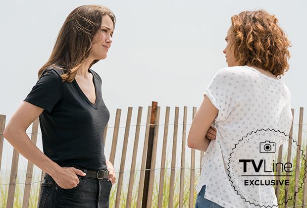 The Blacklist stagione 6 Le sorellastre Liz e Jennifer a confronto in una immagine della sesta stagione di The Blacklist