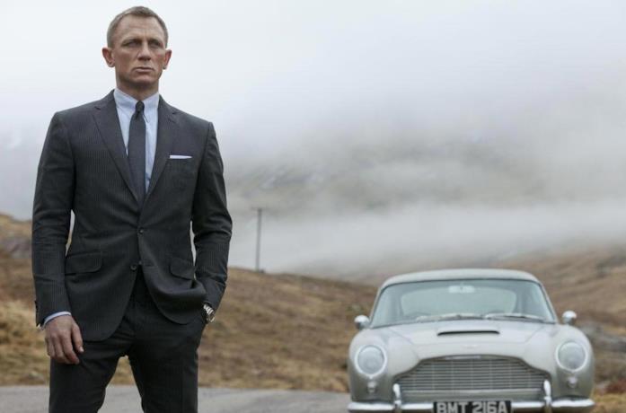 Daniel Craig in una scena del film Skyfall