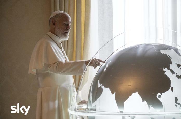 John Malkovich in una scena di The New Pope