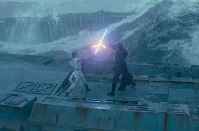 Rey e Kylo in un'immagine ufficiale
