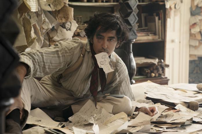 La vita straordinaria di David Copperfield: trailer, trama e cast del film Dev Patel in una scena del film La vita straordinaria di David Copperfield