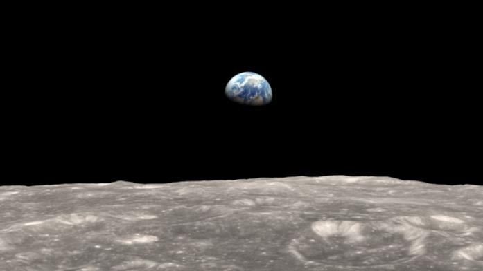 La Terra vista dalla Luna Un'immagine che ritrae la Terra vista dalla Luna