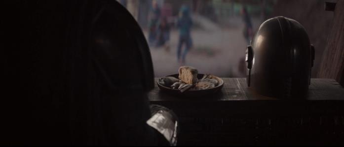 The Mandalorian: perché i Mandaloriani non si tolgono mai l'elmetto? Pedro Pascal senza l'elmo del Mandaloriano in una scena della serie The Mandalorian