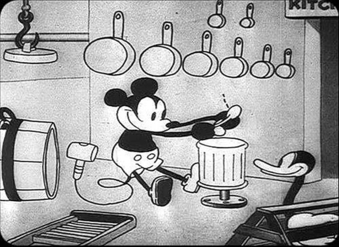 Scena di Steamboat Willie Topolino suona degli utensili in Steamboat Willie
