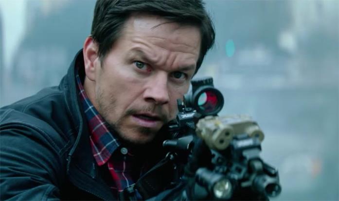 Mark Wahlberg armato fino ai denti Mark Wahlberg prepara la mira in una scena del film