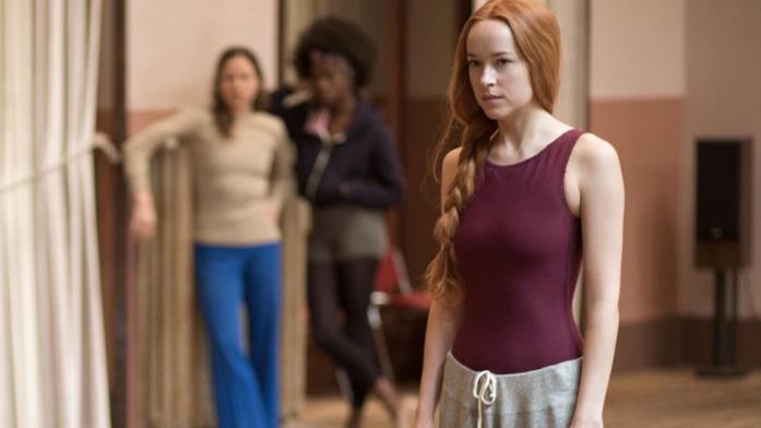 Dakota Jonson è Susie Bannion in Suspiria di Luca Guadagnino Dakota Johnson in una scena di Suspiria