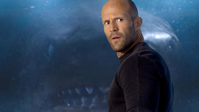 Un'immagine che ritrae Jason Statham durante una scena di Shark - Il primo squalo