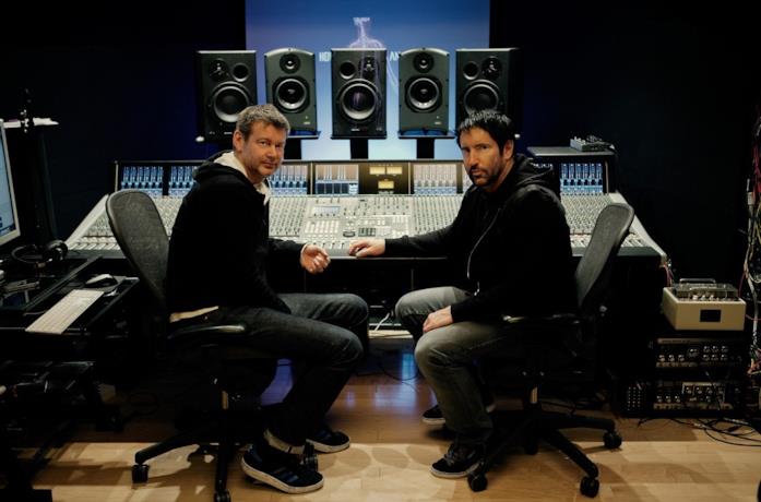 Atticus Ross e Trent Reznor in studio di registrazione