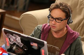 Primo piano di Leonard Hofstadter in una scena di The Big Bang Theory