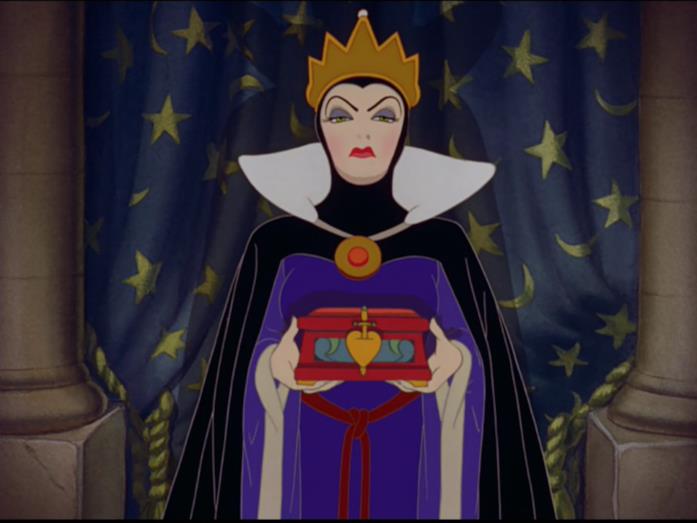 La villain Disney Grimilde Grimile in una scena di Biancaneve e i sette nani
