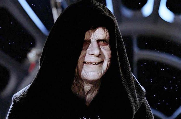 Ian McDiarmid nei panni dell'Imperatore Palpatine