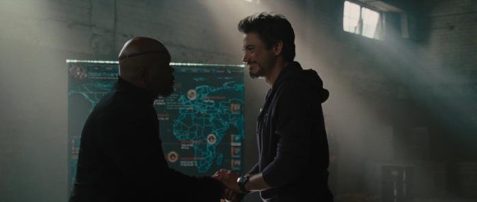 Atlantis e il Wakanda in Iron Man 2 Fury e Stark di fronte a una mappa che mostra Atlantis e il Wakanda