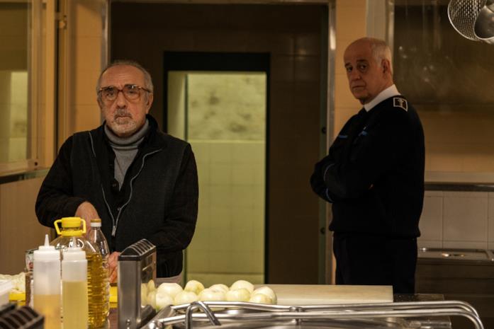 I più grandi attori del 21esimo secolo: il NYT lista anche Tony Servillo Silvio Orlando e Toni Servillo in una scena del film Dall'interno