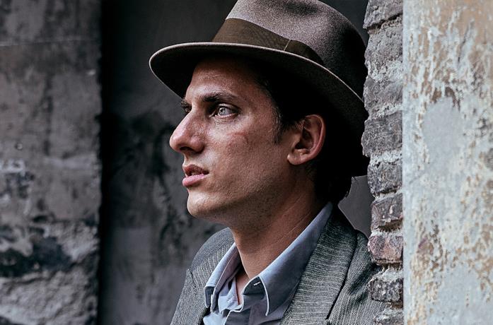 Luca Marinelli è Martin Eden