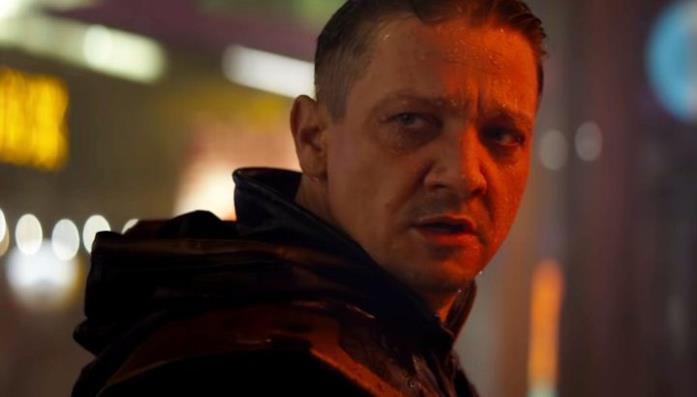 Un primo piano di Jeremy Renner come Ronin in Avengers: Endgame