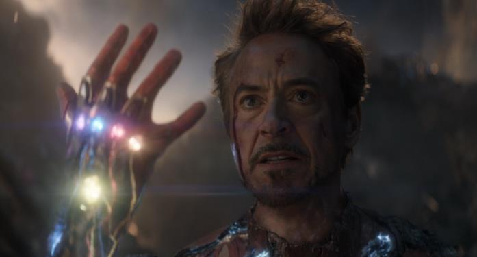 Iron Man, il suo viaggio nel MCU si è concluso con Avengers: Endgame Iron Man (Robert Downey Jr.) prima di schioccare le dita in Avengers: Endgame