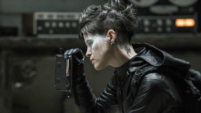 Quello che non uccide Claire Foy nei panni di Lisbeth