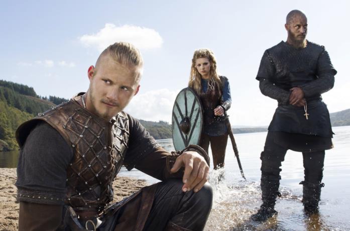 Travis Fimmel, Katheryn Winnick e Alexander Ludwig in Vikings