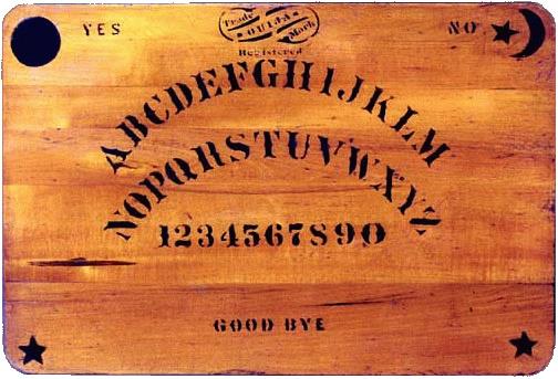 L'originale tavola Ouija creata nel 1890 La prima versione della tavola Ouija, creata nel 1890