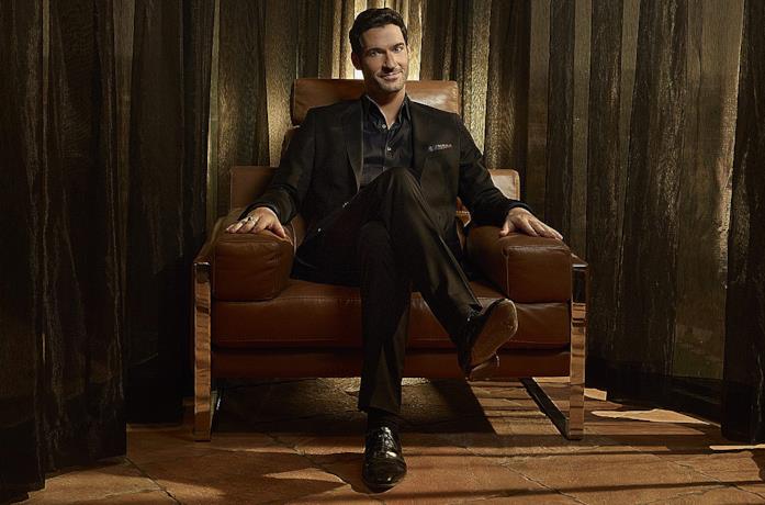 Primo piano di Tom Ellis come Lucifer