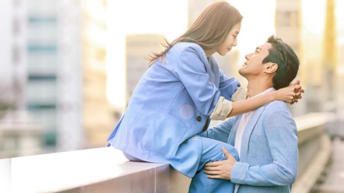 SF8 - Love Virtually Due innamorati s'incontrano di persona in Love Virtually