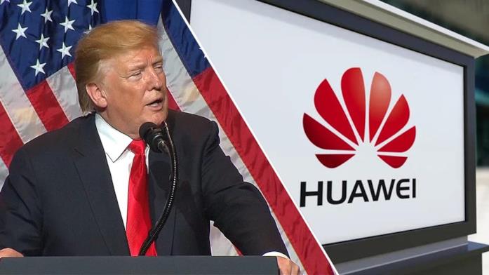 Il Presidente USA Donald Trump (sinistra) e il logo di Huawei (destra)