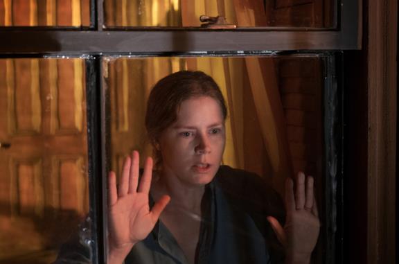 Amy Adams non dovrebbe sprecare il suo tempo in film come La donna alla finestra