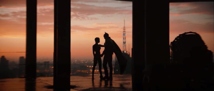 The Batman: Catwoman e Batman insieme o nemici? Le sagome di Batman e Catwoman