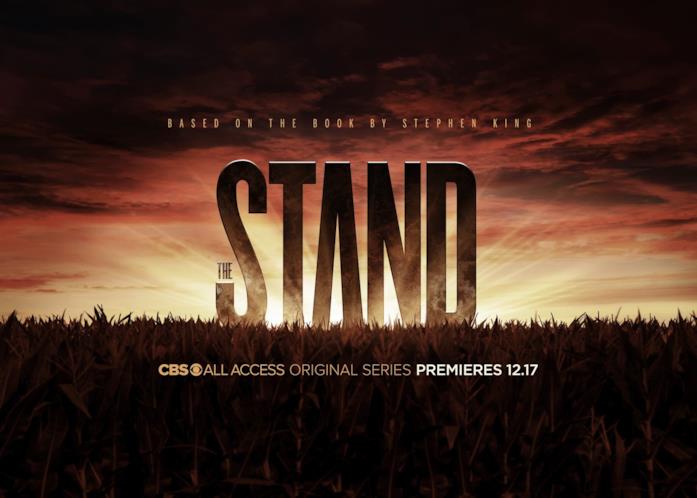 L'ombra dello Scorpione, poster e trama della serie TV remake La scritta The Stand in un campo d'erba