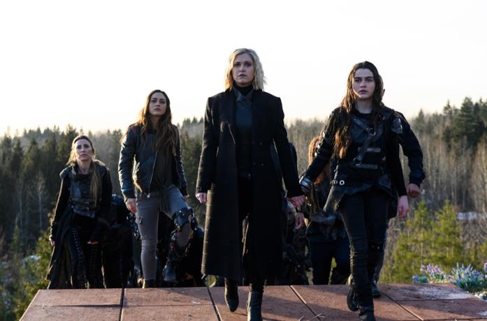 Una scena del finale della stagione 6 di The 100