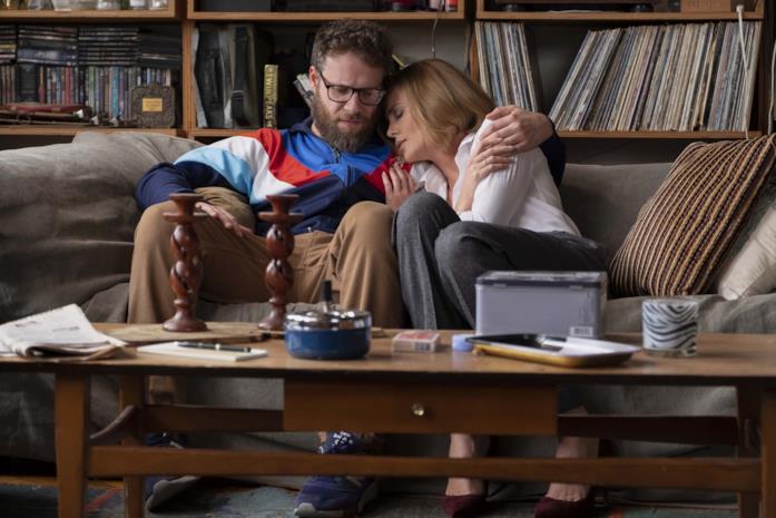 Seth Rogen e Charlize Theron Seth Rogen e Charlize Theron si abbracciano