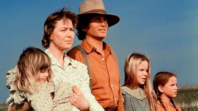 Un primo piano della famiglia Ingalls de La casa nella prateria Charles e gli altri componenti della famiglia Ingalls