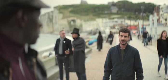 Lupin - Youssef Assane si gira al richiamo di Youssef