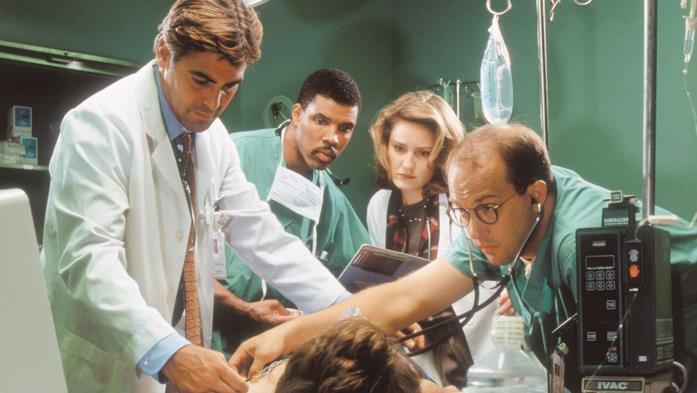 E.R.: il cast della serie in una scena