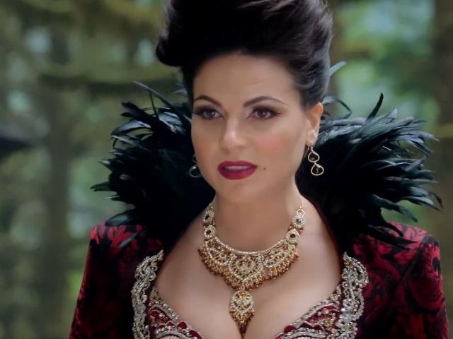 Lana Parrilla in Once Upon a Time Lana Parrilla in un episodio di C'era una volta